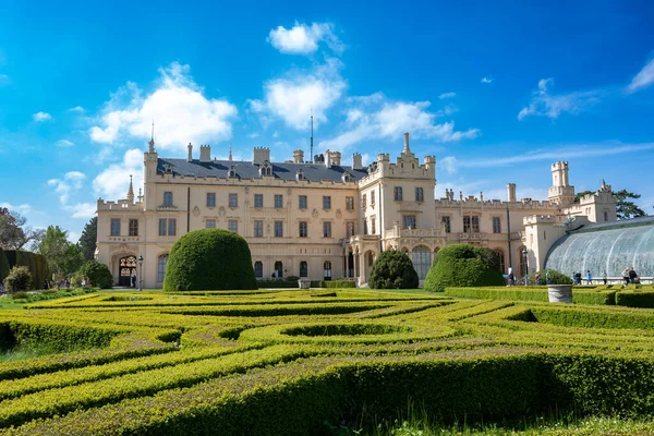 Lednice República Checa Maio 2023 Chateau Lednice Com Belos Jardins — Fotografia de Stock