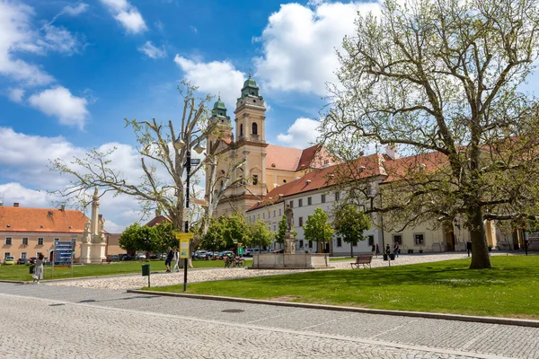 Valtedig Tschechische Republik Mai 2023 Stadtplatz Mit Barockkirche Mariä Himmelfahrt — Stockfoto