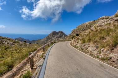 Mirador Coll de Reis, Nudo de Corbata, Serra de Tramuntana Dağı, Balear Adaları Mallorca İspanya. Seyahat acentası tatil kavramı.
