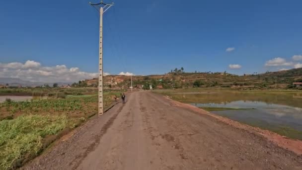 Анцирабе Мадагаскар Ноября 2022 Года Местные Жители Ходят Ходят Сельской — стоковое видео
