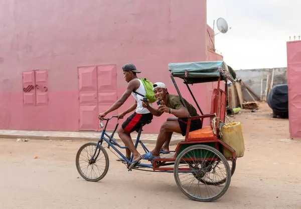 Miandrivazo Madagascar November 2Nd 2022 Traditional Rickshaw City Streets Serving — Stock Photo, Image