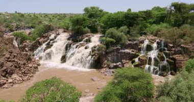 Awash Milli Parkı 'nda sonbahar. Etiyopya 'nın güneyindeki Awash Wildlife Reserve 'deki şelaleler. Wilderness sahnesi, Afrika