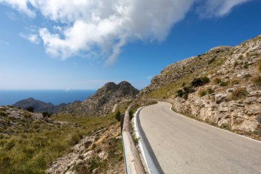 Mirador Coll de Reis, Nudo de Corbata, Serra de Tramuntana Dağı, Balear Adaları Mallorca İspanya. Seyahat acentası tatil kavramı.