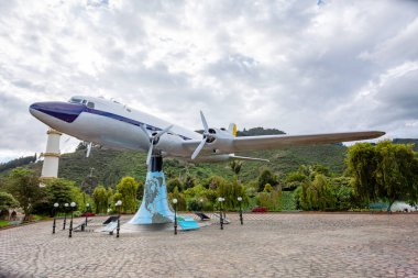Jaime Duque Park, Kolombiya - 16 Kasım 2023: Biopark Wakata HK136 Airplane, Kolombiya 'nın Bogota Büyükşehir Bölgesi Tocancipa belediyesinde aile odaklı eğlence parkı.