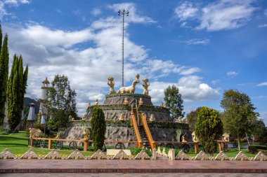 Jaime Duque Park, Kolombiya - 16 Kasım 2023: Centaurlar 'ın Baharı, Wakata' daki aile odaklı lunapark Bogota, Kolombiya 'nın Tocancipa belediyesi.