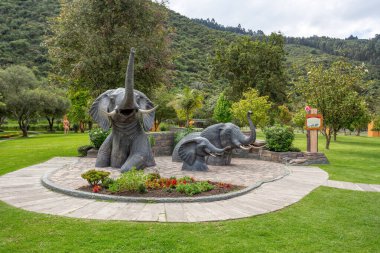 Jaime Duque Park, Kolombiya - 16 Kasım 2023: Fil heykelleri, aile odaklı lunapark Wakata 'daki Tocancipa belediyesi Bogota, Kolombiya.