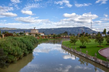 Biopark Wakata, Jaime Duque Park dış mekan, Kolombiya 'nın başkenti Bogota' nın Tocancipa belediyesinde aile odaklı eğlence parkı..