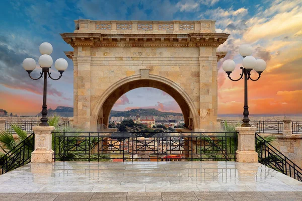 Aziz Remy Kalesi Ünlü Anıt Cagliari Sardini Stok Resim