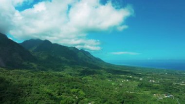 Tayvan, Taitung 'daki Doulan Dağı' nın hava manzarası..