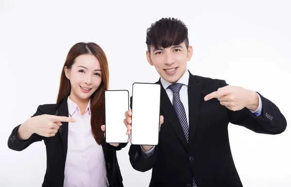 商人和女人用白屏指著智能手机 — 图库照片