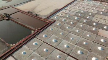 Tuz tavalarının havadan görünüşü