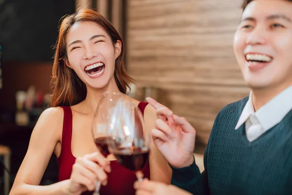 Young Happy Couple Celebrating Toasting Wine Glasses Restaurant — 图库照片