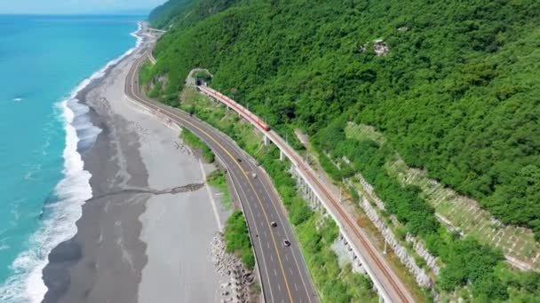 Letecký Pohled Pobřeží Dálnice Vlak Taitung Tchaj Wan — Stock video
