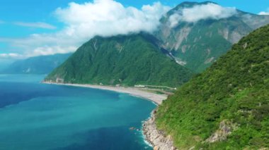 Hualien, Tayvan 'daki Taroko Ulusal Parkı' nın hava görüntüsü.