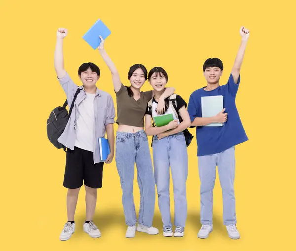 Stílusos Tinédzser Diákok Teljes Hossza Sárga Alapon Stock Kép