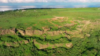 Longpan Parkı ve uçurumun havadan görünüşü, Kenting Ulusal Parkı, Tayvan.