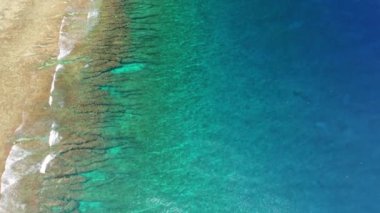 Tayvan 'daki Xiao Liuqiu adasının güzel kıyı şeridi.