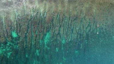 Tayvan 'daki Xiao Liuqiu adasının güzel kıyı şeridi.