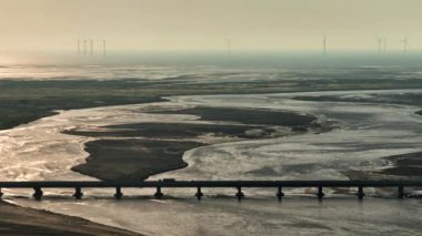 Zhuoshui Nehri, Tayvan 'daki Batı Yakası Ekspres Köprüsü' nün havadan görünüşü.
