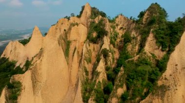 Miaoli Sanyi Huoyanshan Doğa Rezervi, Tayvan çevresindeki güzel manzaranın havadan görüntüsü.