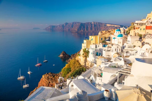 Famosa Vista Panorâmica Santorini Grécia Arquitetura Branca Iates Mar Azul — Fotografia de Stock