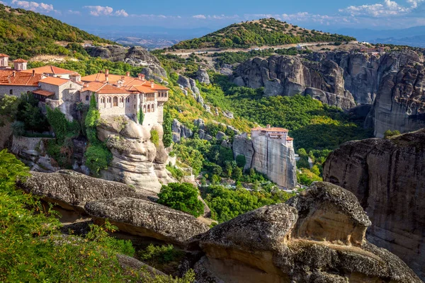 Klasztory Meteorów Grecja Panoramiczny Widok Święty Klasztor Varlaam Położony Skraju — Zdjęcie stockowe