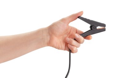 El yolunda motor sıçrama başlatıcı klempi beyaz üzerinde izole