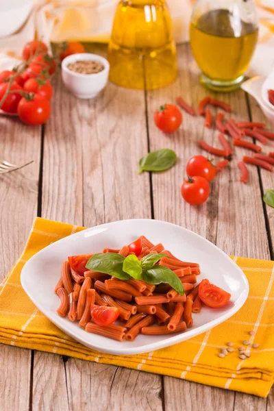 Lentil Pasta Cherry Tomatoes Basil — Foto de Stock