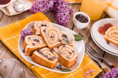 İsviçre usulü kek, çikolata parçacıklı..