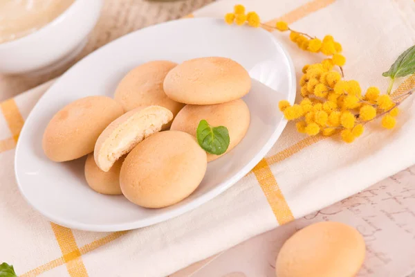 Cookies Com Recheio Creme Limão — Fotografia de Stock