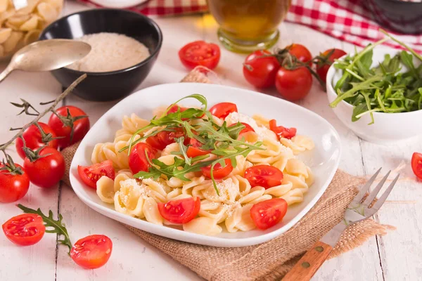 Orecchiette Pasta Arugula Tomato — Stock Fotó