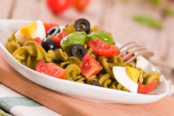 Fusilli Pasta Cherry Tomatoes Eggs Black Olives —  Fotos de Stock