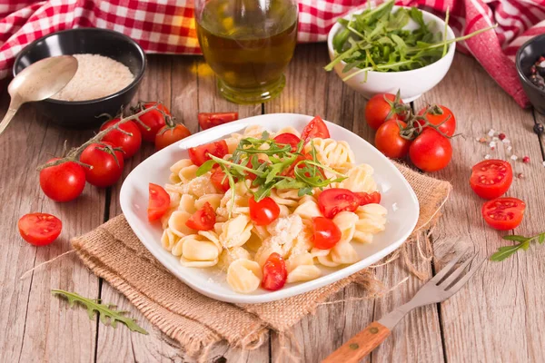 Orecchiette Pasta Arugula Tomato — Stock Fotó