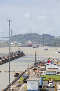Gates ve miraflores Havzası, panama kanalı bir gemi yükseltmek için dolgu kilitler. Panama şehri, panama 2014.