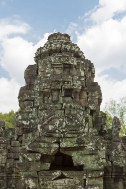 Angkor, Kamboçya 'dan Antik Khmer harabeleri ve tapınağı. Güneydoğu Asya 'da antik tarihi yerleri ve ibadethaneleri ziyaret eden turistler arasında popüler bir yer. Siem Reap, Kamboçya.