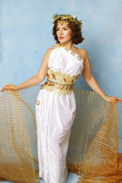 Mooie Vrouw Draagt Kostuum Van Griekse Godin — Stockfoto