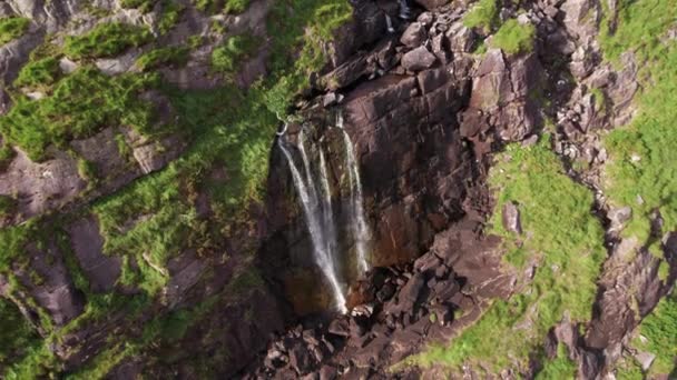 Nádherné Letecké Záběry Létání Nad Skrytým Horským Vodopádem Pohoří Kerry — Stock video
