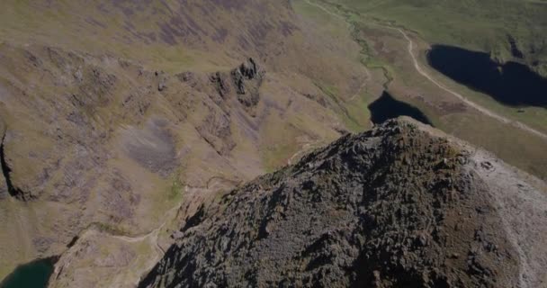 Adembenemende Luchtfoto Van Vliegen Rond Hoogste Berg Van Ierland Carrauntoohil — Stockvideo