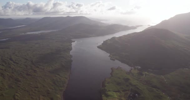 Verbazingwekkende Luchtfoto Video Van Vliegen Boven Killary Harbour One Only — Stockvideo