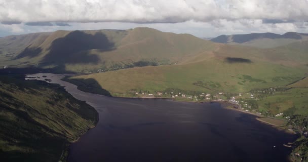 Καταπληκτικό Βίντεο Από Εναέρια Πτήση Πάνω Από Killary Harbour Ένα — Αρχείο Βίντεο