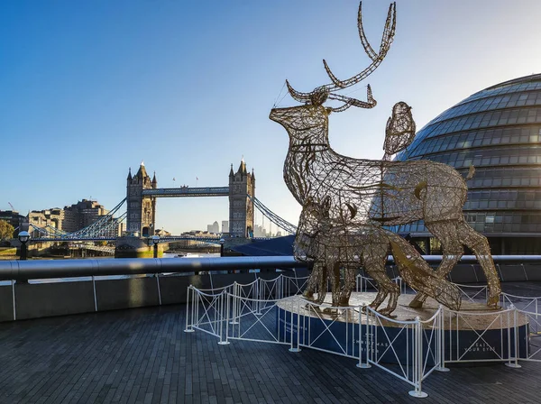 Londres Inglaterra Novembro 2022 Decorações Natal Frente Veado Raposa Pássaro — Fotografia de Stock