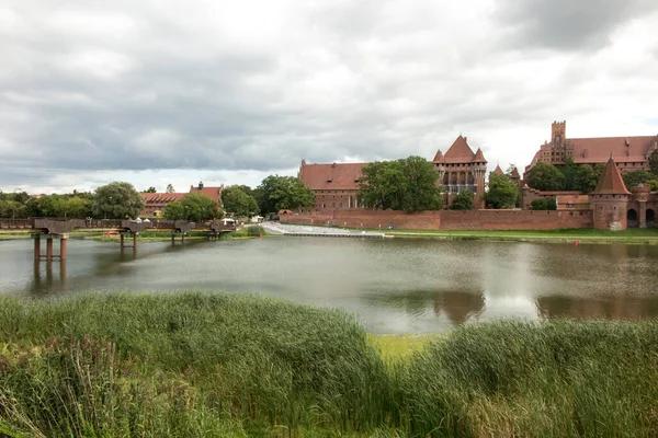 Замок Мальборке Польша Облачную Погоду — стоковое фото