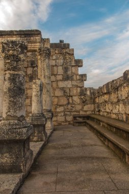 Capernaum, İsrail 'deki büyük sinagogun kalıntıları..