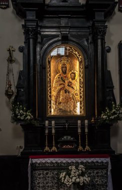 Czerna, Polonya 21 Nisan 2023: Polonya Czerna, Polonya 'daki Manastırda Sayıca Hanımefendimizin Görüntüsü.