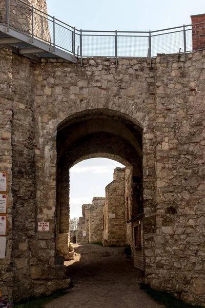 Fechando Portão Para Castelo Tanczyn Ruínas Castelo Fragmentos Paredes Aldeia — Fotografia de Stock
