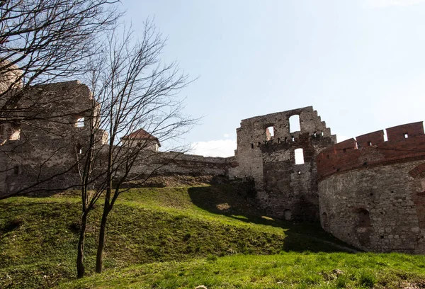 波兰克拉科夫附近Rudno村的Tenczyn城堡 城堡废墟 城墙碎片 — 图库照片