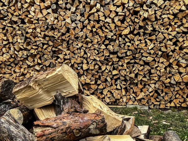 Wood in pieces as an alternative fuel for the fireplace and stove