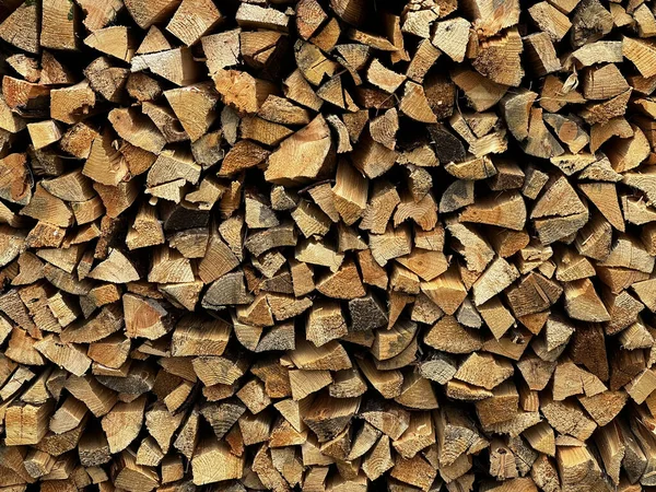 Sekera Pařezu Pozadí Naskládaného Dřeva Podpal — Stock fotografie