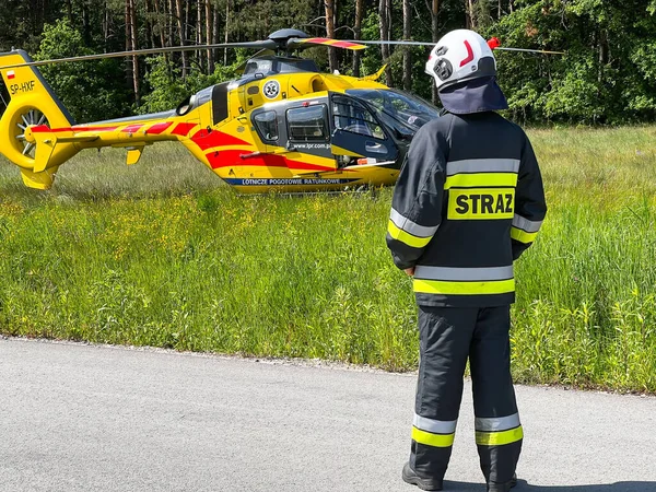 Kalety Πολωνία Ιουνίου 2023 Ένα Ελικόπτερο Ασθενοφόρου Παρέχει Βοήθεια Ένα — Φωτογραφία Αρχείου