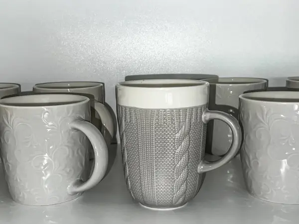 Empty Single Color Porcelain Cups Standing Shelf — Stock Photo, Image